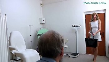 karups olive glass gets fucked by her doctor